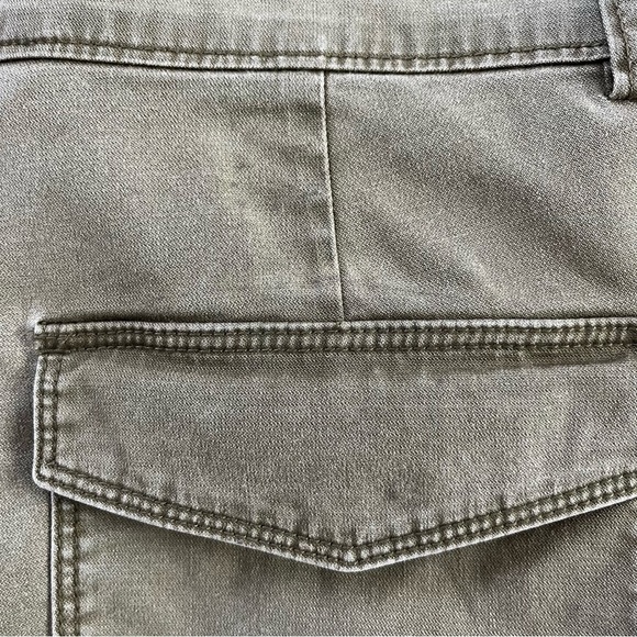 BOGO! Athleta Summit Utility Cargo Pants Olive Green High Rise Striped 4 - Picture 9 of 11